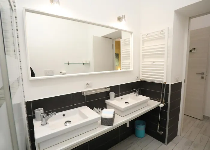 Cineroma 4*
